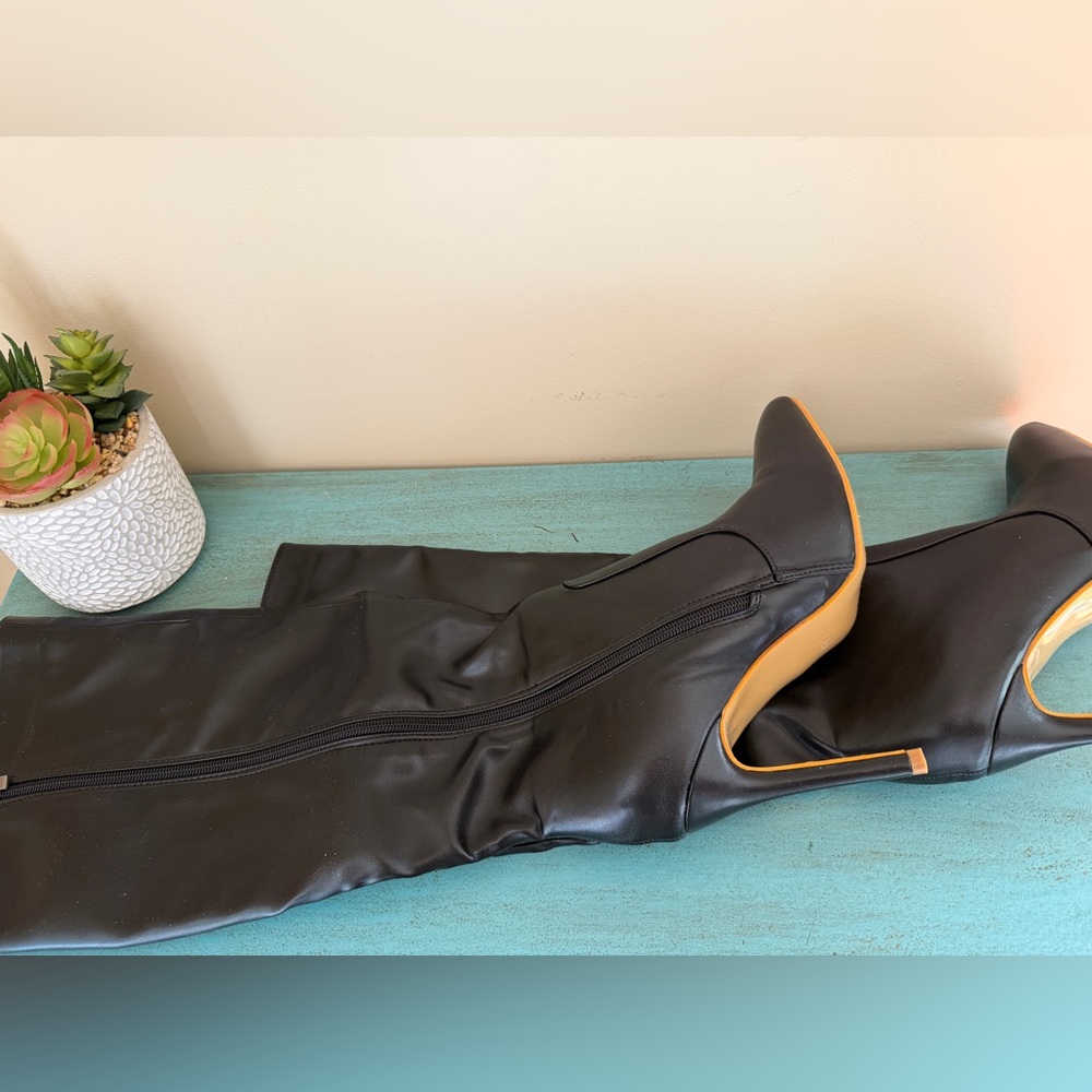 Black Knee-High Pointed Toe Women's Boots Size 39 - Picture 10 of 11